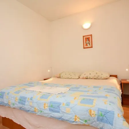 Garden Apartment *