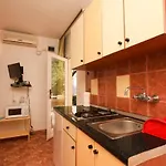 Garden Apartment *