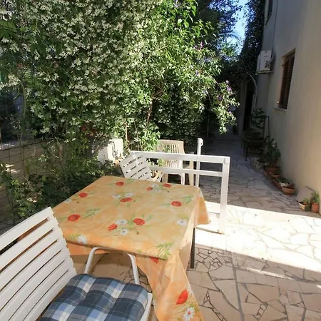 Διαμέρισμα Garden